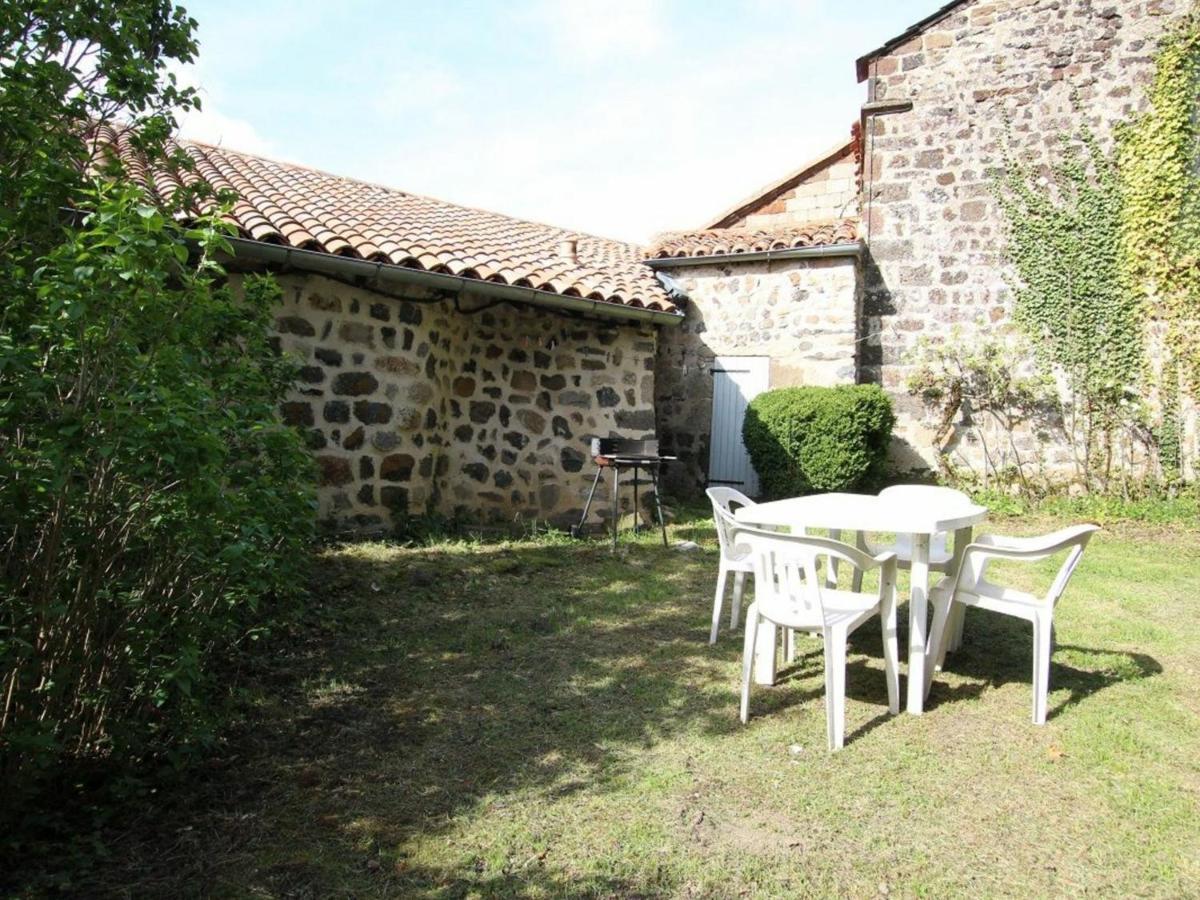 Gite 4 Pers Avec Cour, Vue Loire - Fr-1-582-122 Arlempdes Exteriör bild